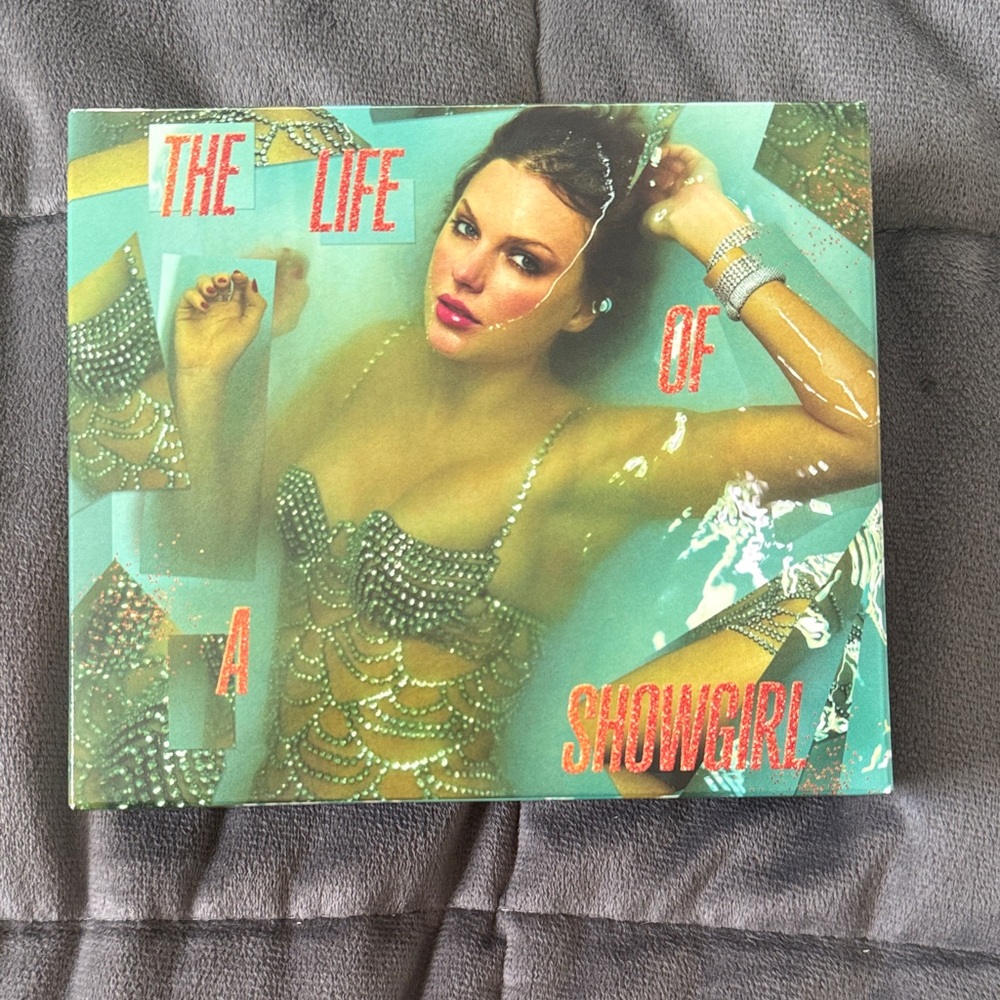 The Life of a Showgirl: Sweat and Vanilla Perfume Limited Release Deluxe CD - Picture 4 of 6